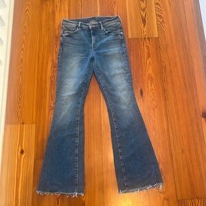 Mother jeans, the Weekender Fray